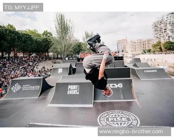 深圳极限运动队在世界街舞大赛中的耐力表现引发热议与赞赏